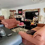 Paradise Spot - Quarto e Banheiro privativos em apartamento compartilhado